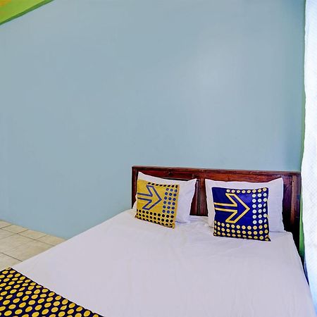 Oyo Life 93037 Nova Jaya Homestay Syariah Lamongan Exterior foto