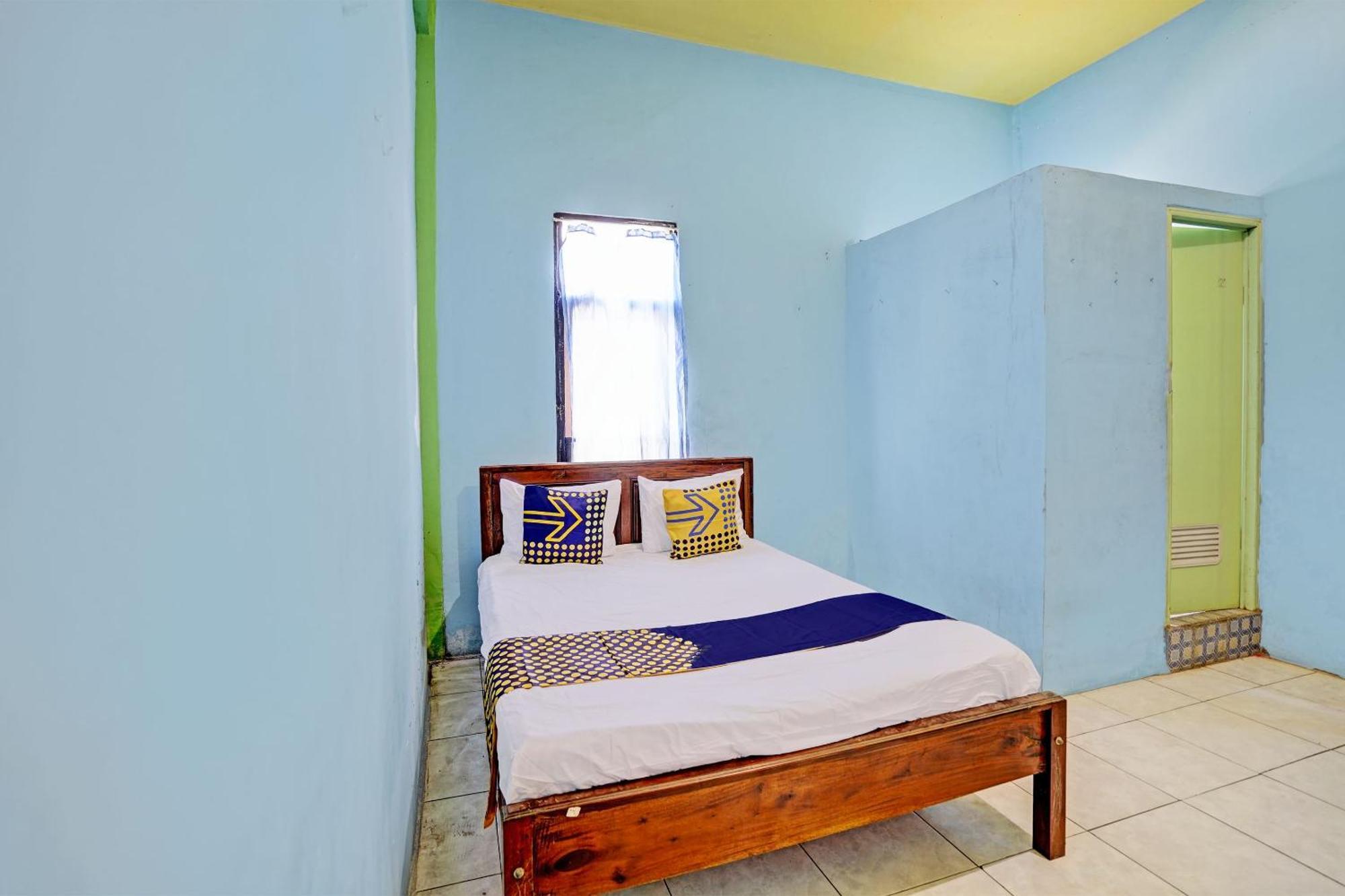 Oyo Life 93037 Nova Jaya Homestay Syariah Lamongan Exterior foto