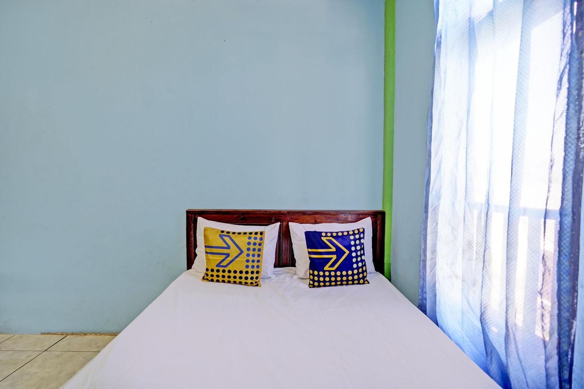 Oyo Life 93037 Nova Jaya Homestay Syariah Lamongan Exterior foto